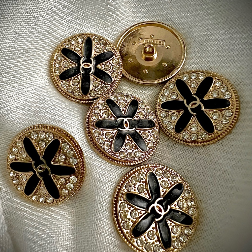 (6pieces) 25mm CC logo Black/Gold Metal StampFaux Crystal Shank Back Buttons🤩